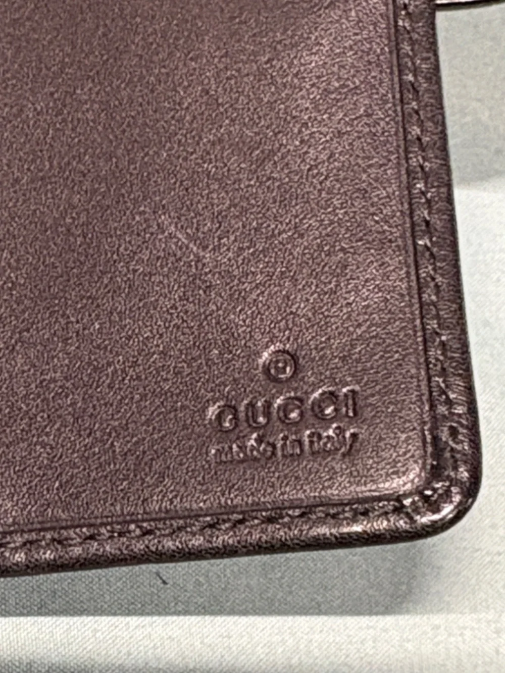 Vintage Gucci Black Smooth Leather Compact Wallet | Tom Ford Era - Picture 7 of 11